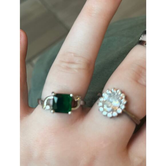 Simulated emerald ring - Picture 3 of 8